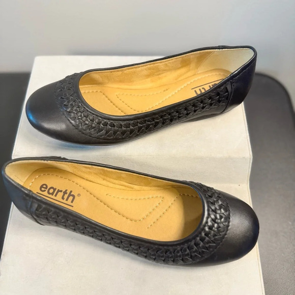 Earth Black Woven Flats Sophisticated Comfort - Picture 4 of 14